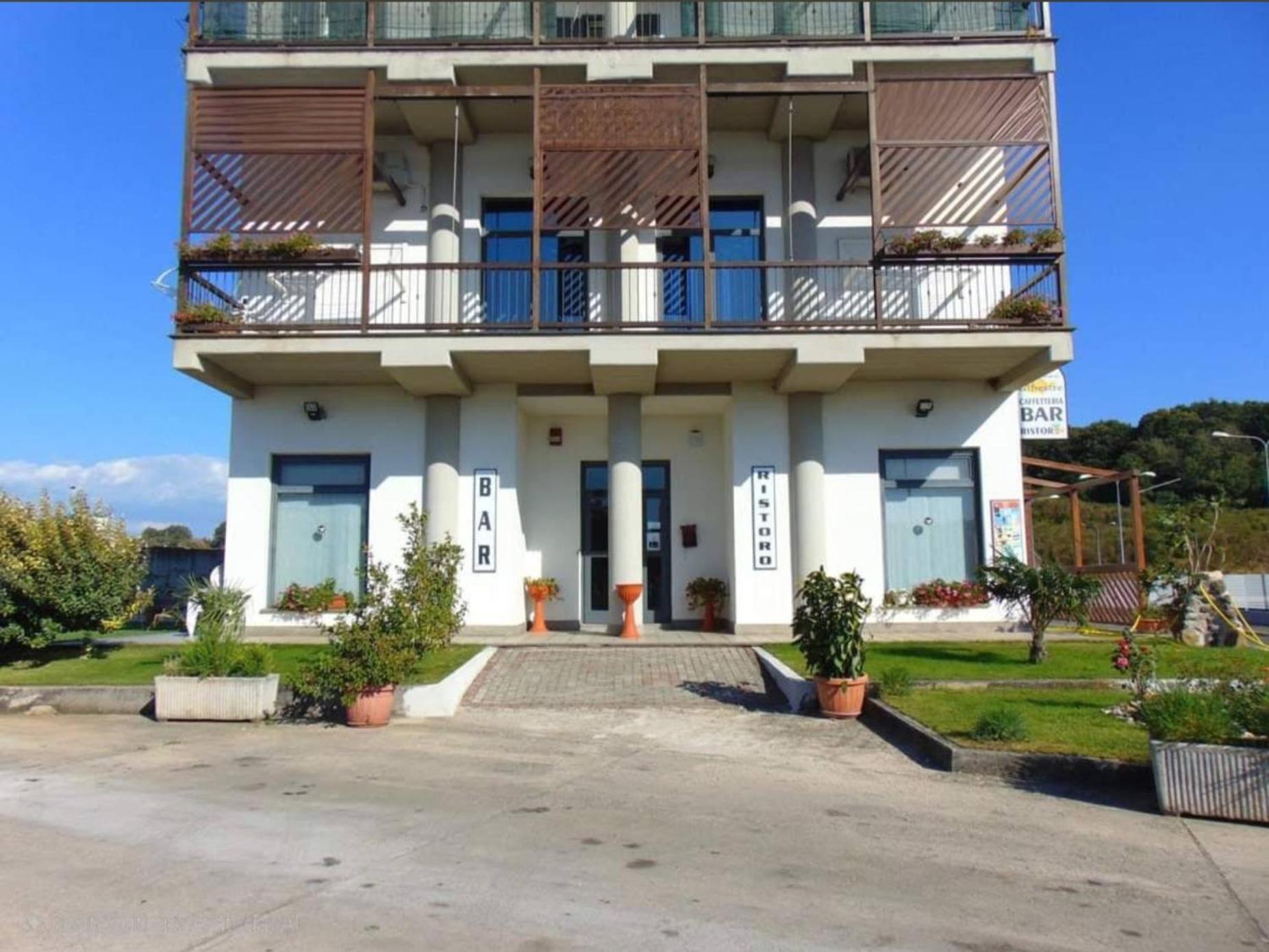 B&B Fr House Affittacamere กอลเลแฟร์โร ภายนอก รูปภาพ